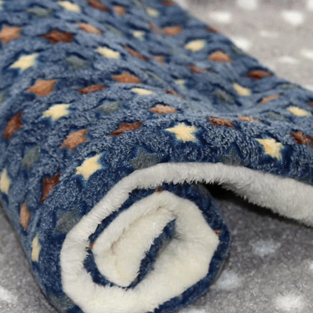 Couverture polaire pour chien bleu marine étoiles